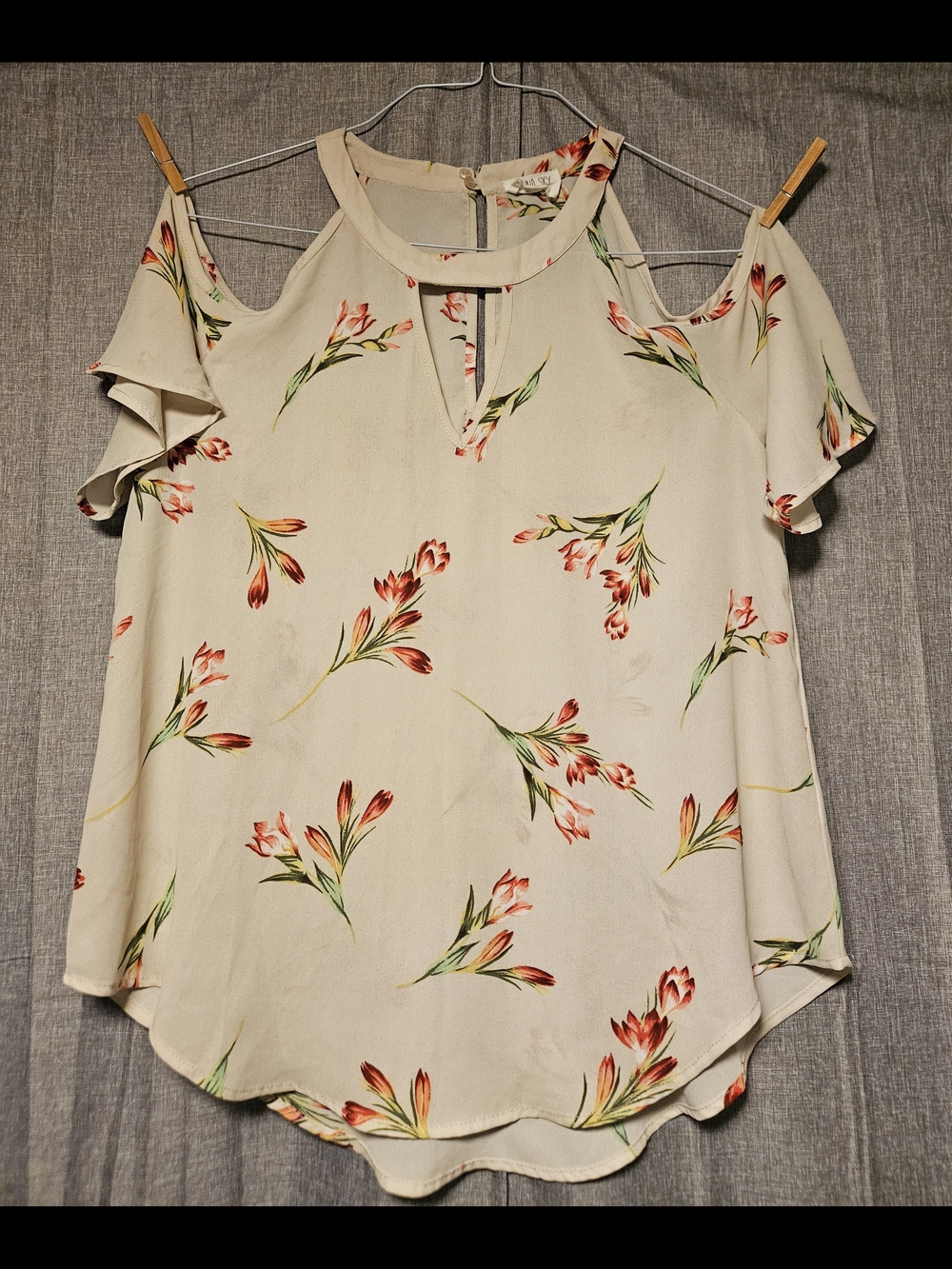 🤑Sienna Sky Cream Cold-Shoulder Floral Blouse